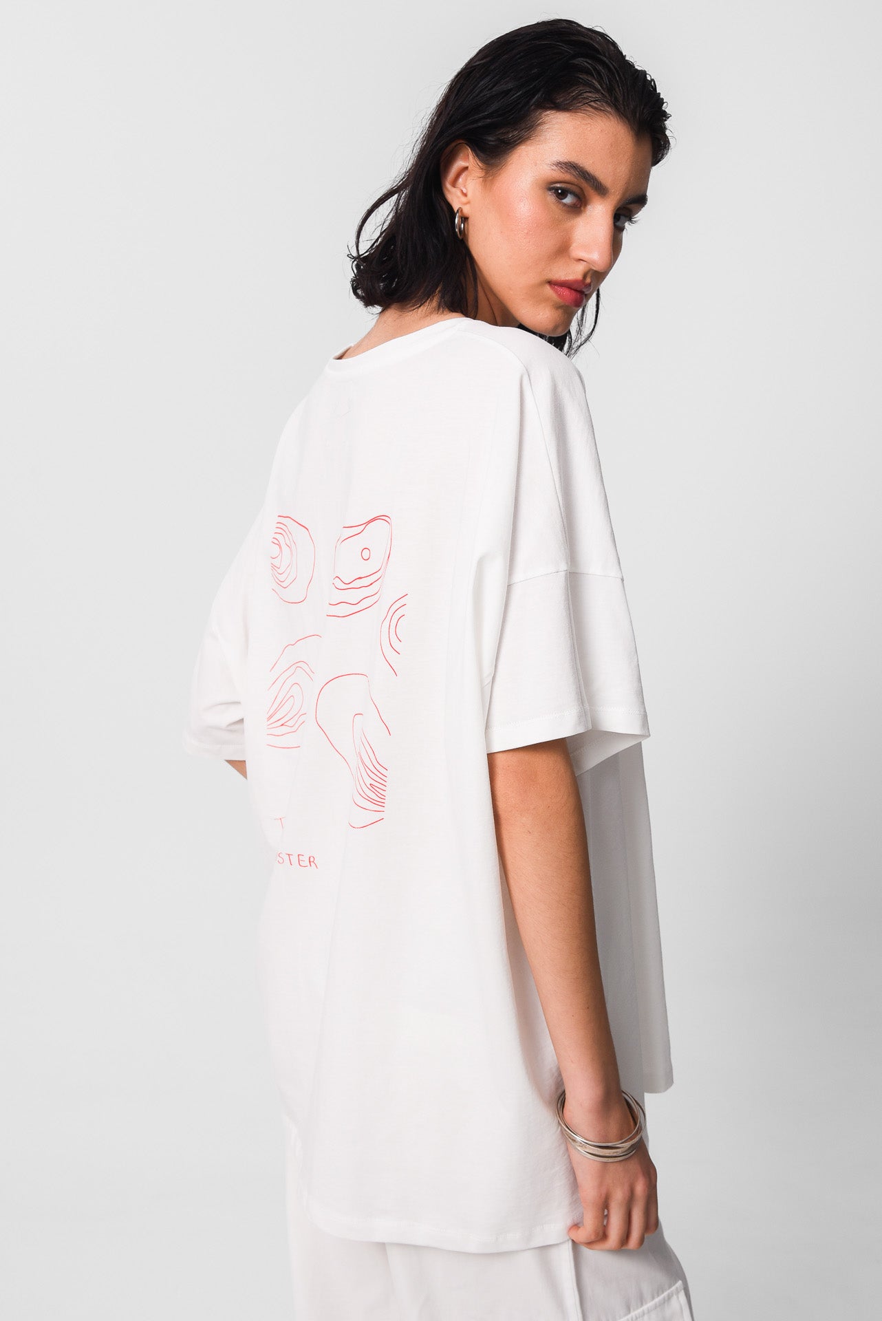 STILVI'S TEE (OYSTER)